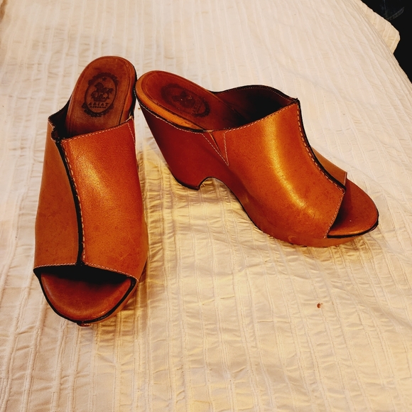 Ariat Wedge Platform Slip In Leather Sandals Size 9B - Picture 6 of 11
